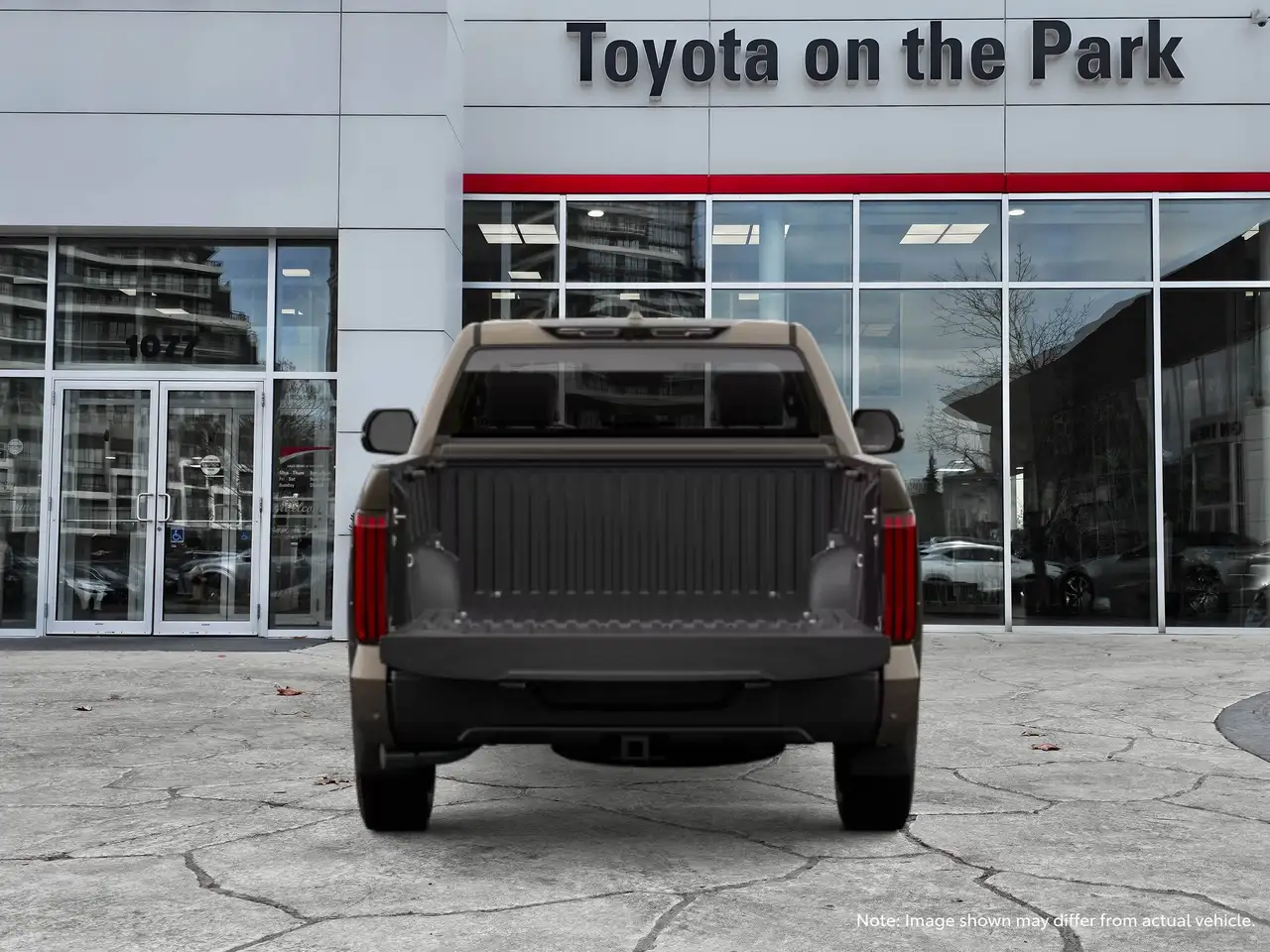Toyota Tundra снимка Toyota Tundra