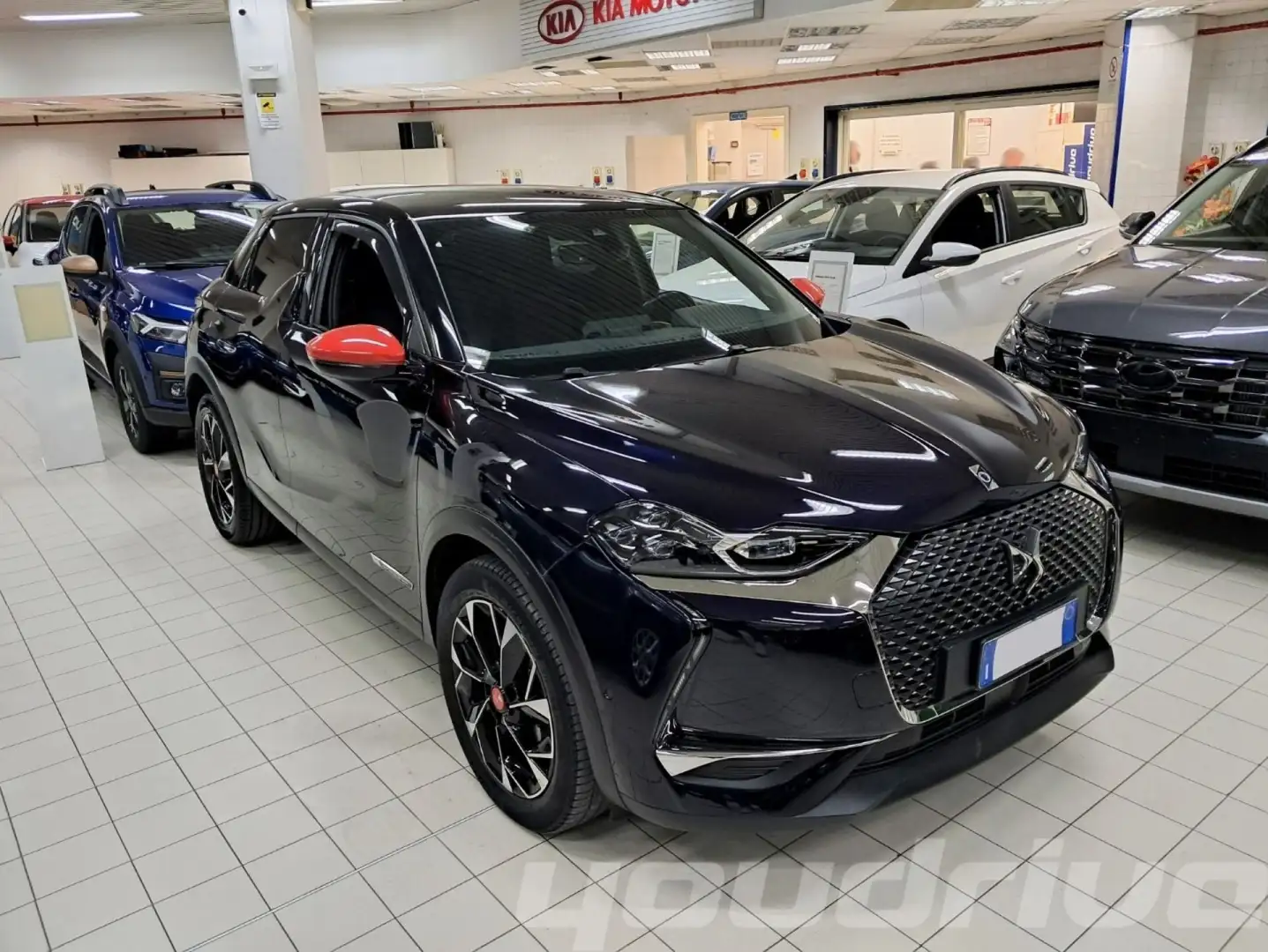 DS Automobiles DS 3 Crossback BlueHDi 130 aut. Ines De La Fressange KM 98.200 Blau - 2