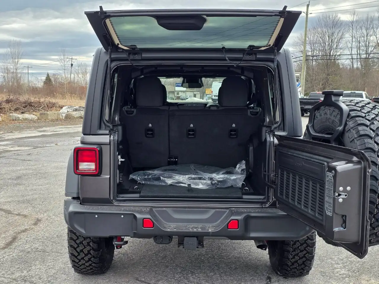 Jeep Wrangler снимка Jeep Wrangler