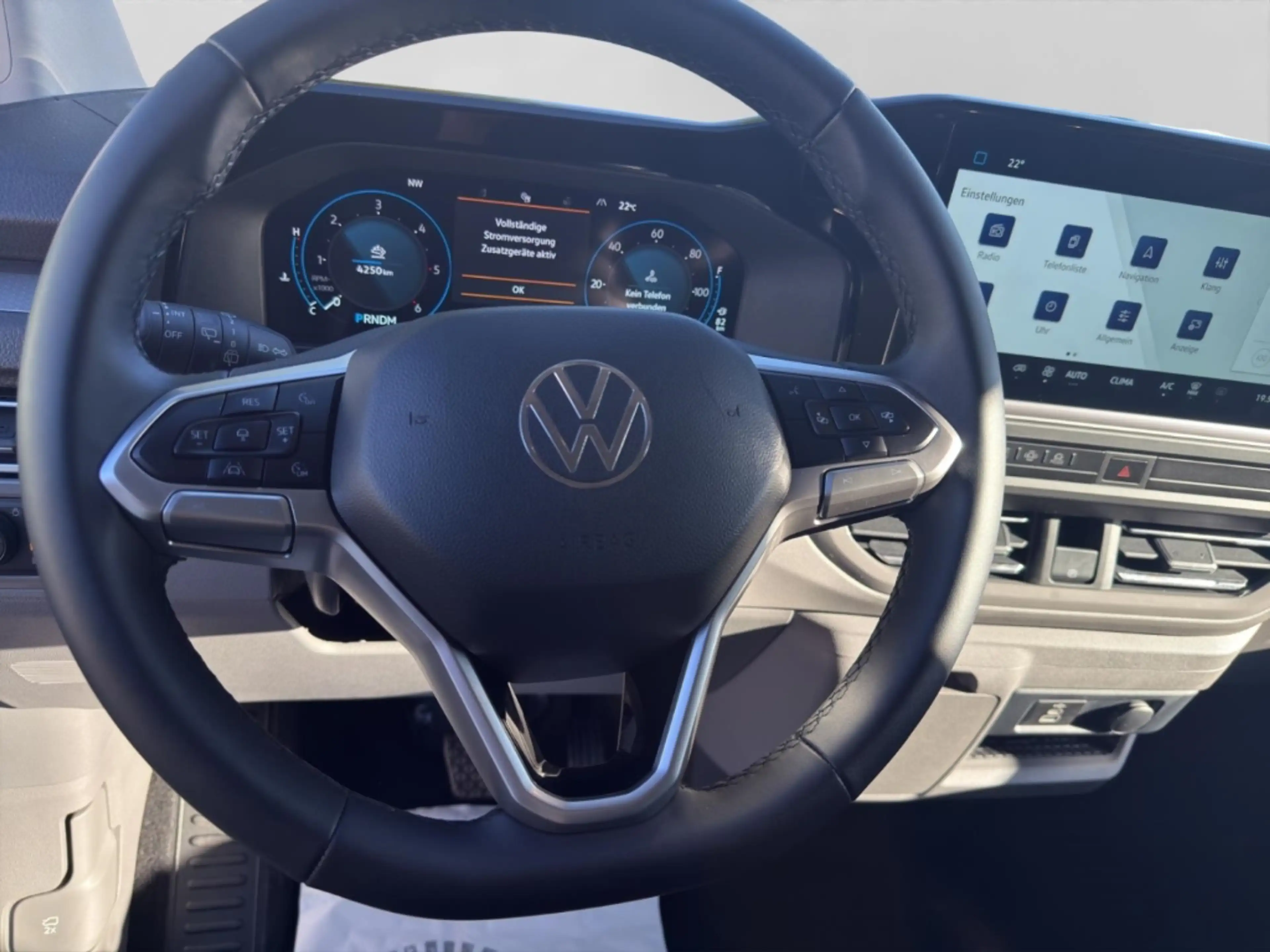 Volkswagen T7 Caravelle 2.0 TDI Style KR Alu Matrix-LED AHK Kamera Navi AC — photo 9