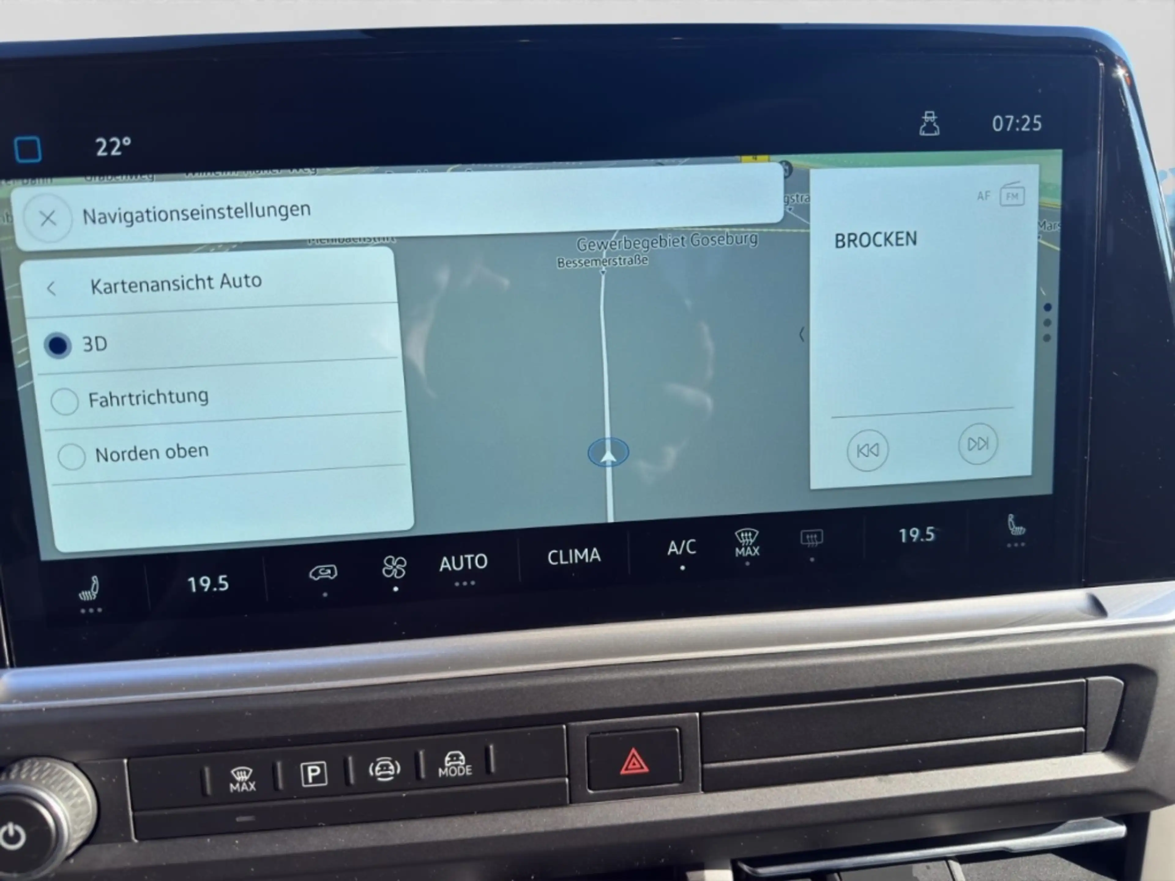 Volkswagen T7 Caravelle 2.0 TDI Style KR Alu Matrix-LED AHK Kamera Navi AC — photo 15