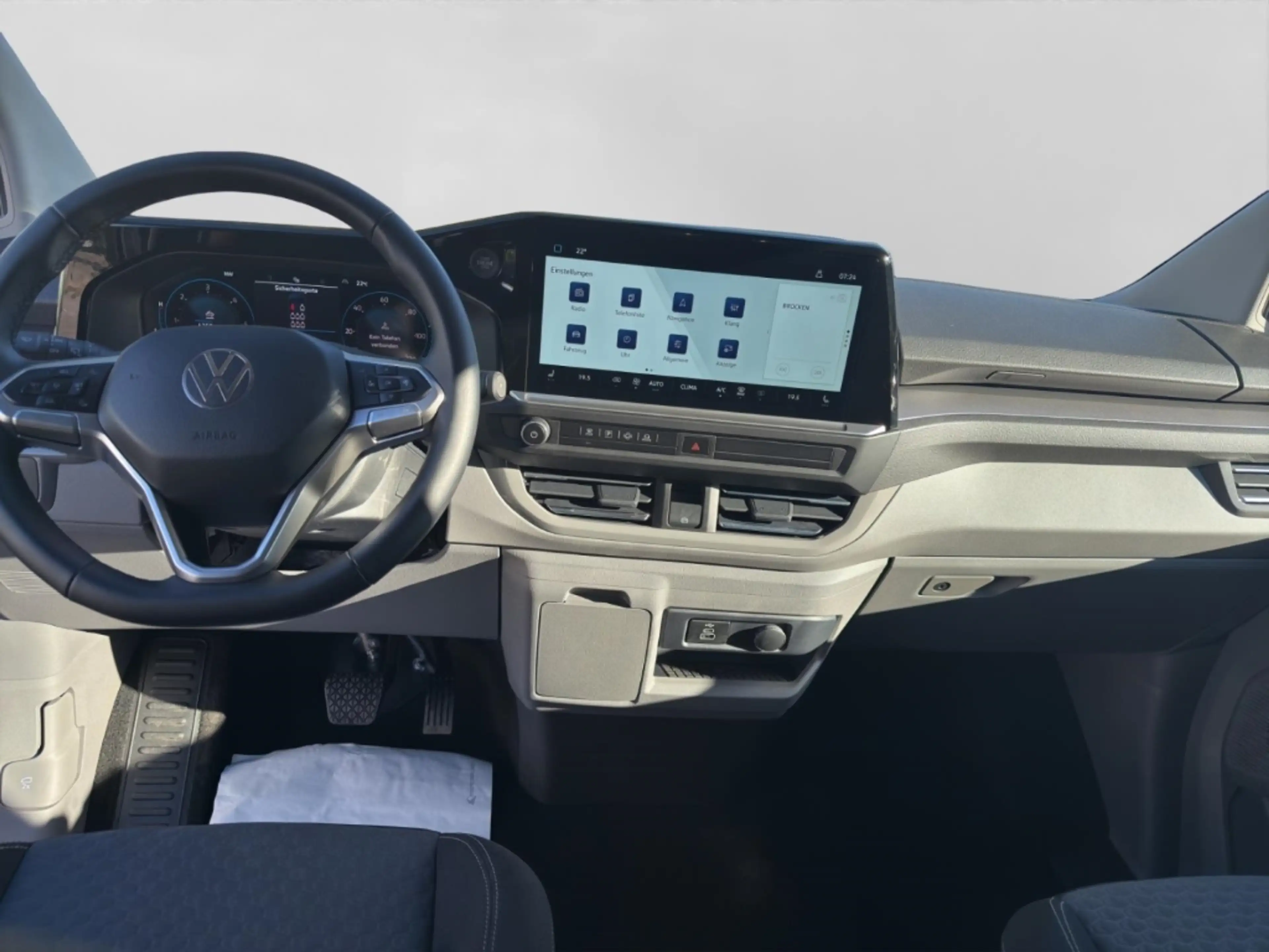 Volkswagen T7 Caravelle 2.0 TDI Style KR Alu Matrix-LED AHK Kamera Navi AC — photo 13