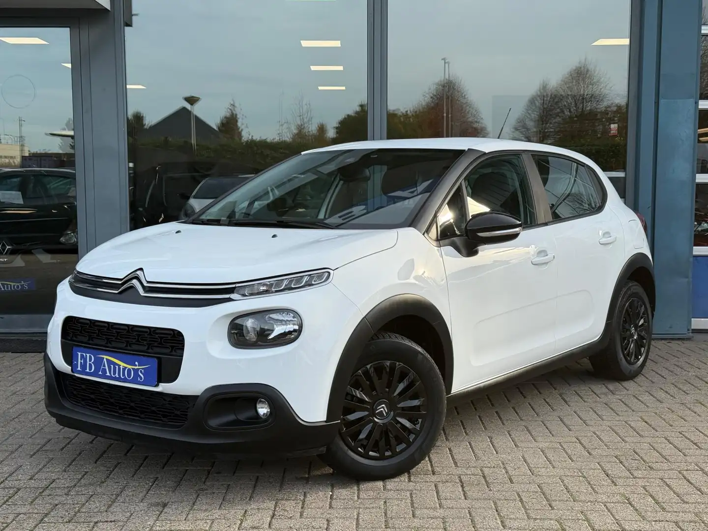 Citroen C3 1.2 PureTech S&S Feel Airco Navi Cruise Weiß - 1