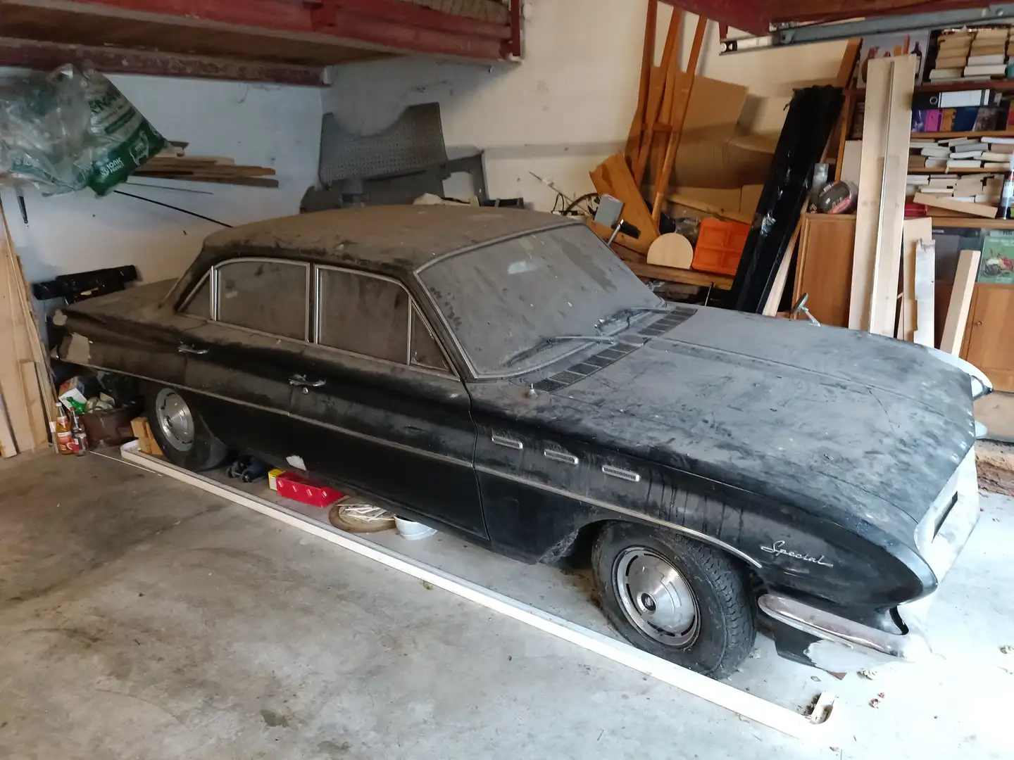 Buick Special Schwarz - 1