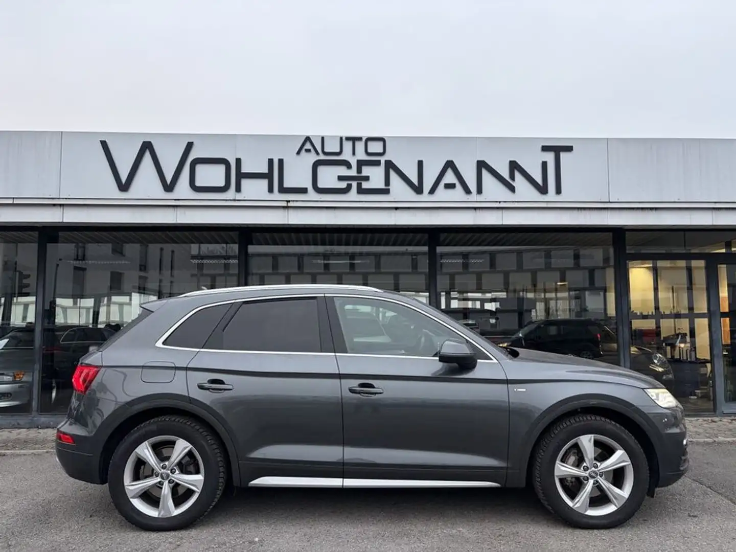 Audi Q5 quattro sport Aut S-line Gris - 2