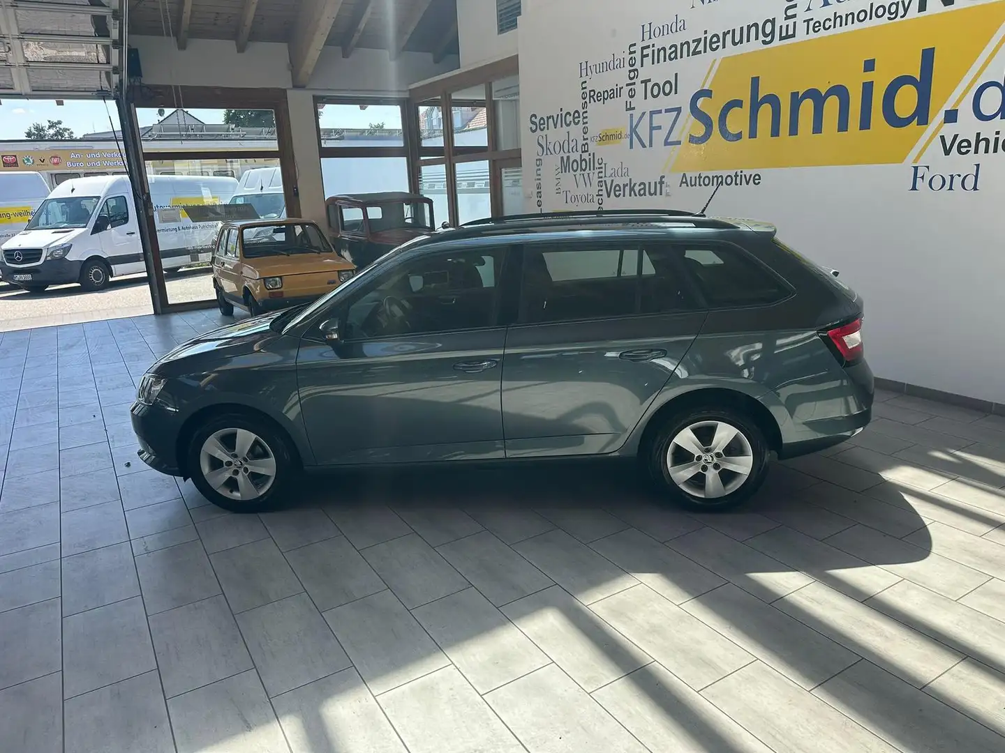 Skoda Fabia Combi 1.0 TSI Ambition Grau - 2