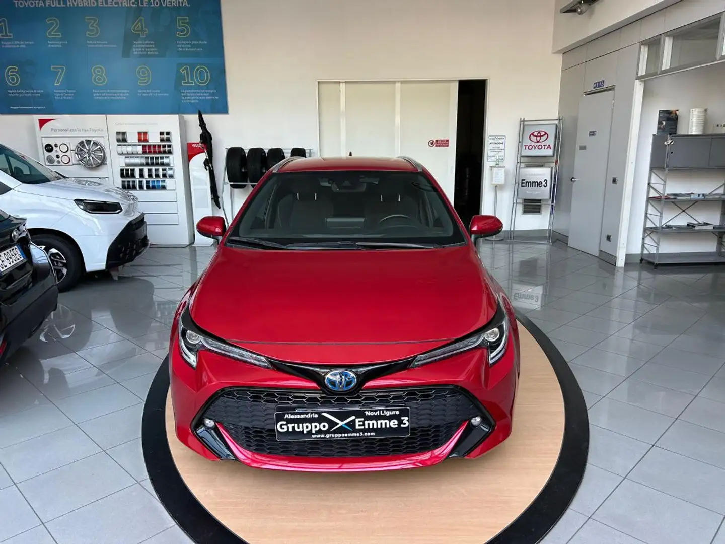 Toyota Corolla Touring Sports 2.0 Hybrid Style Rosso - 1