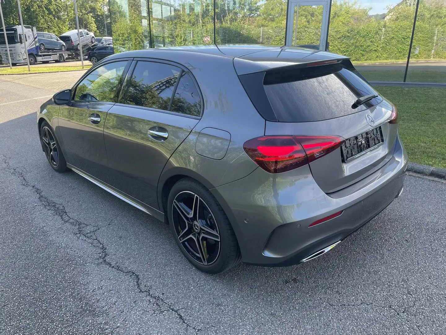 Mercedes-Benz A 250 4M AMG NIGHT*MULTIBEAM*Burmester*Ambienteb Grau - 2