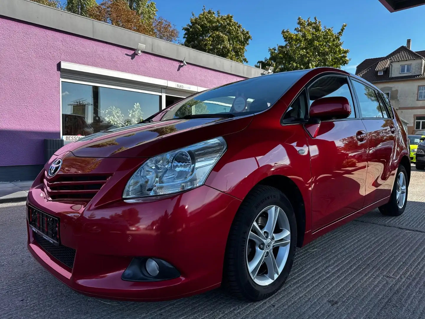 Toyota Verso Life "HU+Service Neu" Rouge - 1
