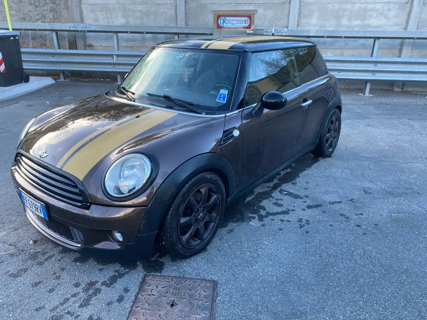 MINI Cooper D 1.6 112cv FL Hnědá - 2