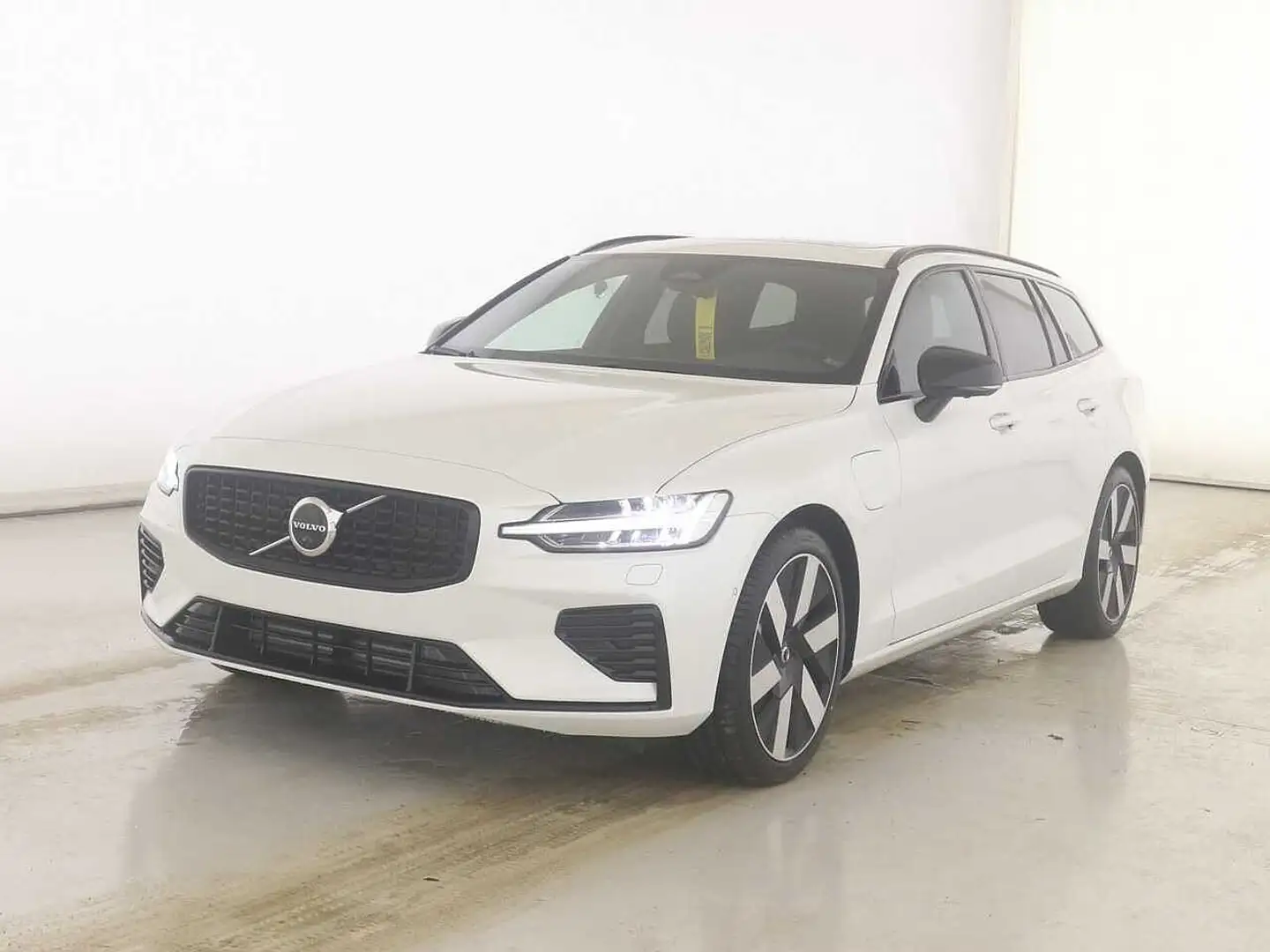 Volvo V60 Plug-In-Hybrid T6 Plug-in Hybrid AWD Plus Dark Schwarz - 1