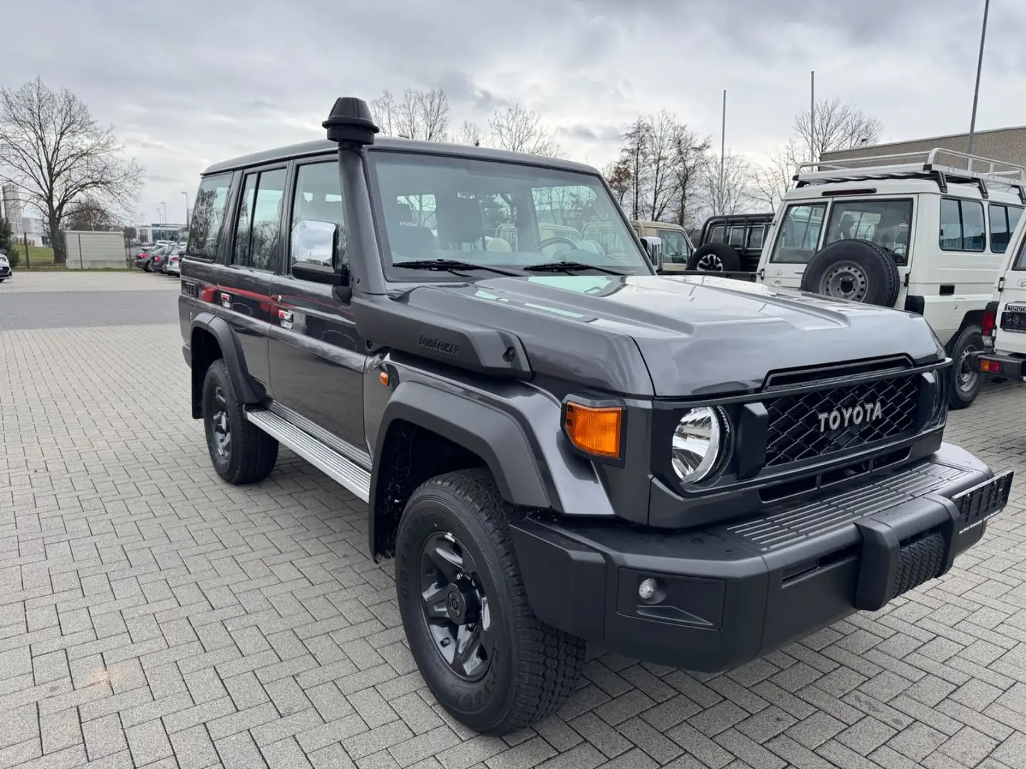 Toyota Land Cruiser GDJ 76 LX-G 2,8d Euro-6e SOFORT Grau - 2