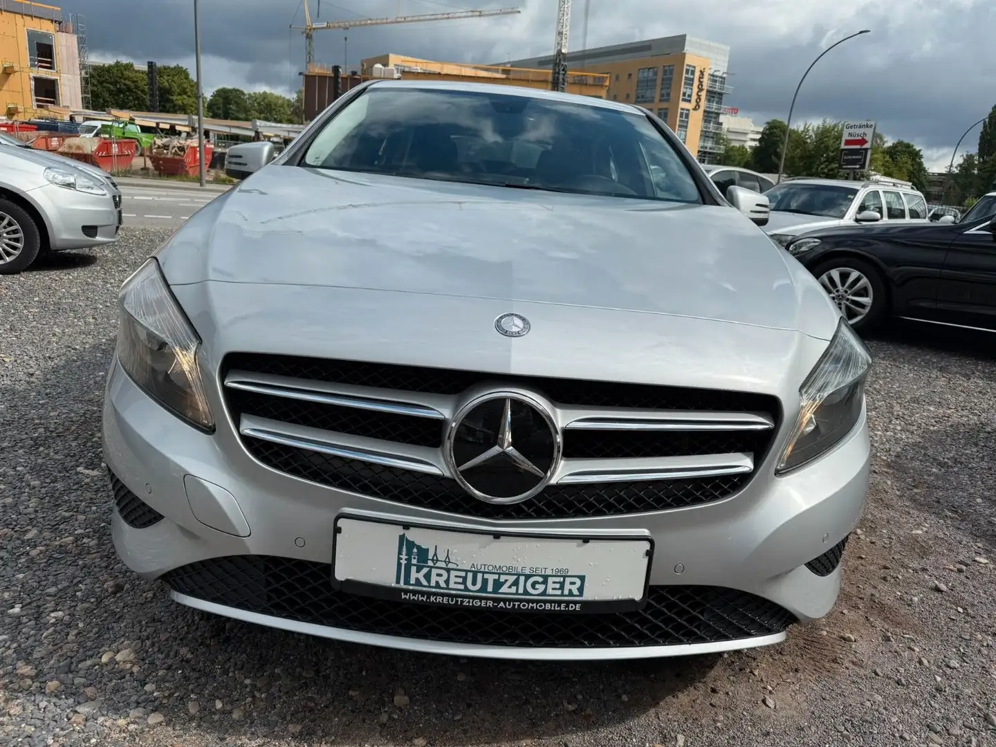 Mercedes-Benz A 180 BlueEfficiency Silber - 2
