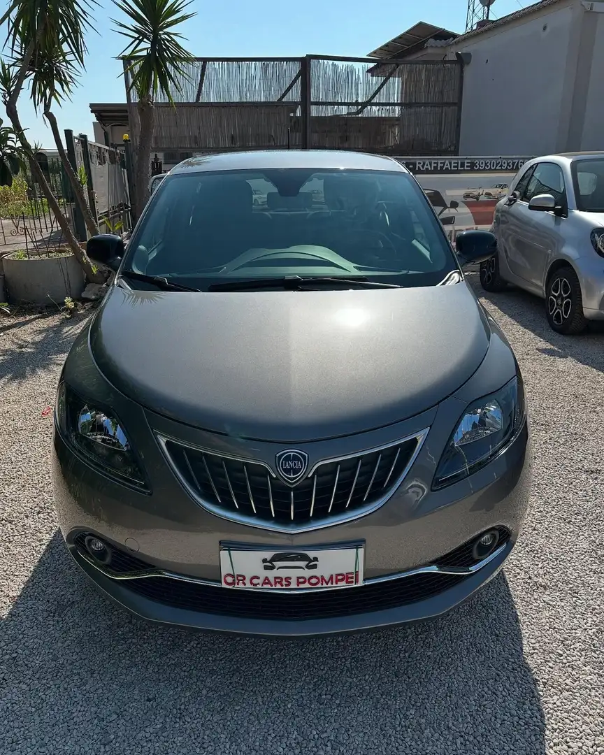 Lancia Ypsilon Ypsilon 1.0 firefly hybrid Gold s Gris - 2