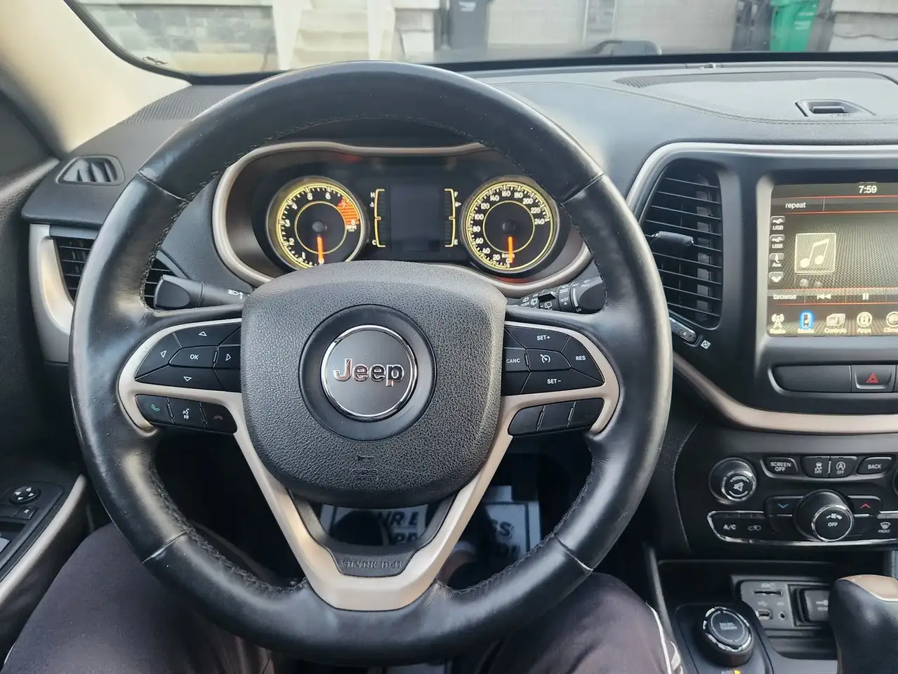Jeep Cherokee photo Jeep Cherokee