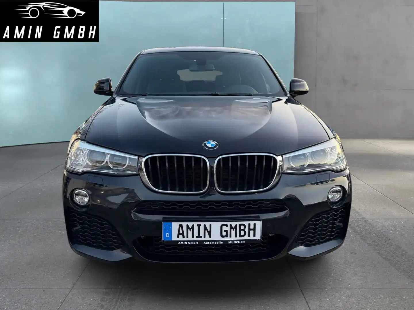 BMW X4 2.0 i xDrive M Paket Schwarz - 2