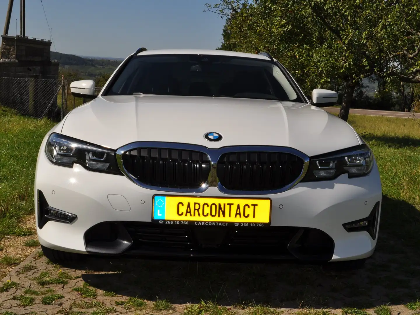 BMW 318 318d Touring Aut. Sport Line Blanc - 2
