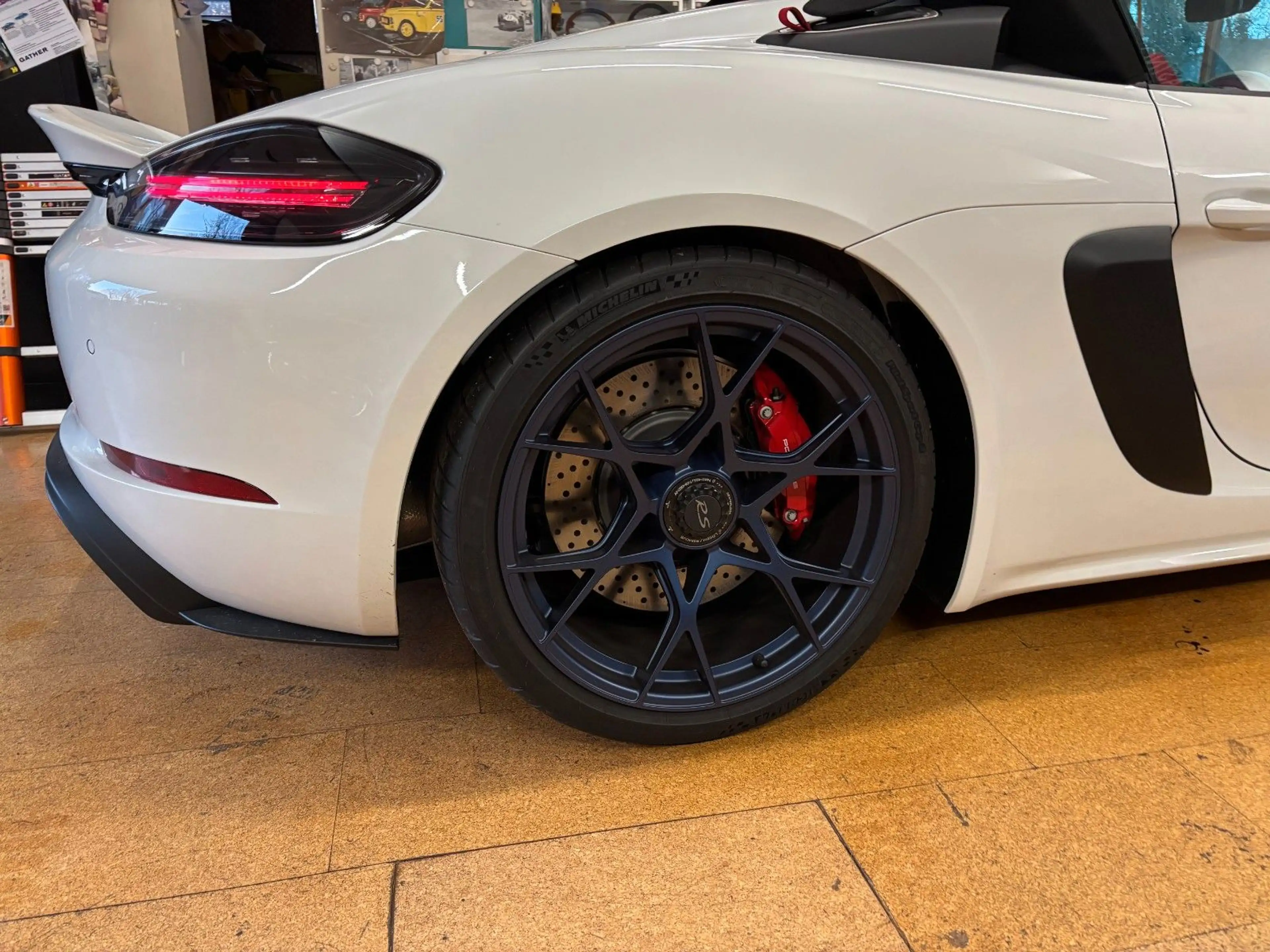 Porsche Boxster — photo 14