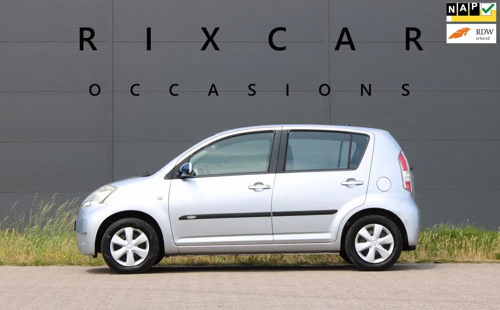 Daihatsu Sirion 2 1.3-16V Prestige Airco Automaat !!NIEUWBINNEN!! Grijs - 1