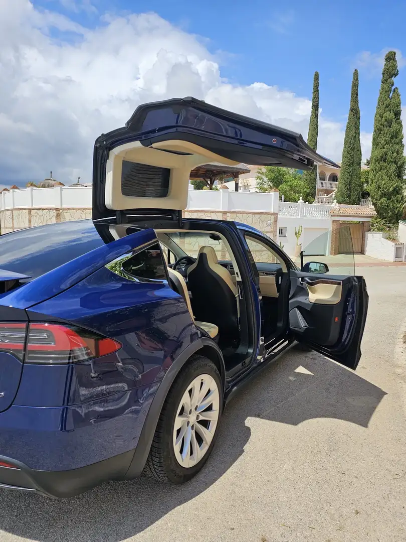 Tesla Model X 75D Azul - 2