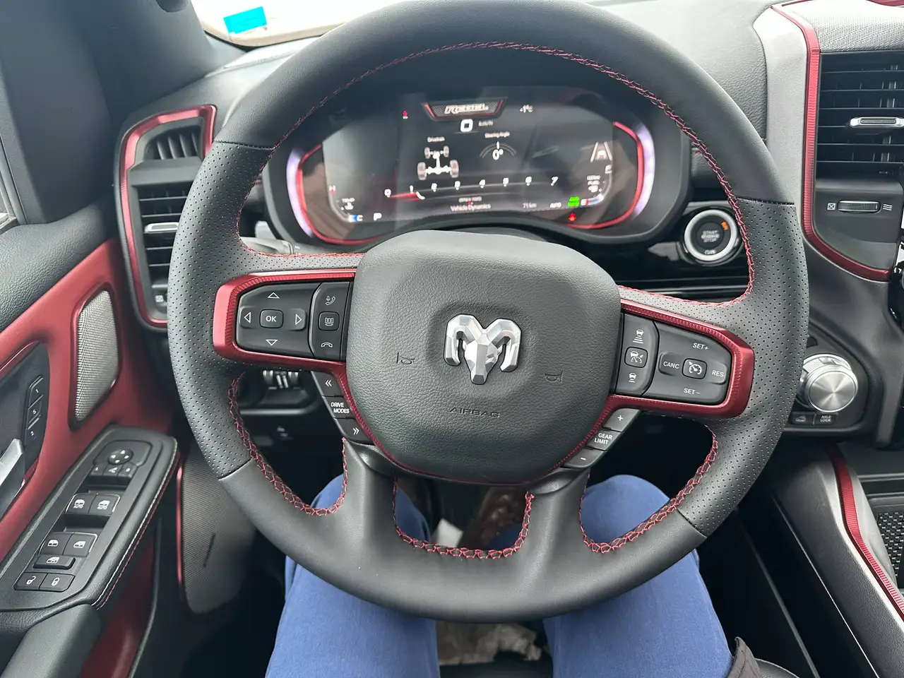 RAM 1500 снимка RAM 1500