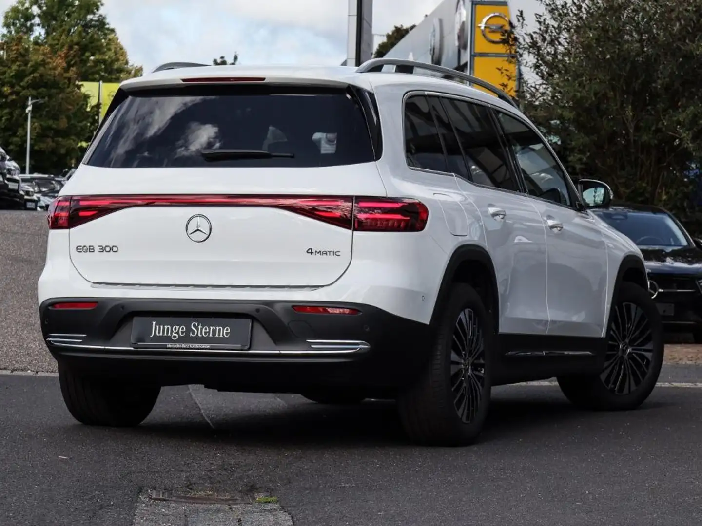 Mercedes-Benz EQB 300 4M Progressive/Pano/Distr/LED/Cam/Totw Weiß - 2
