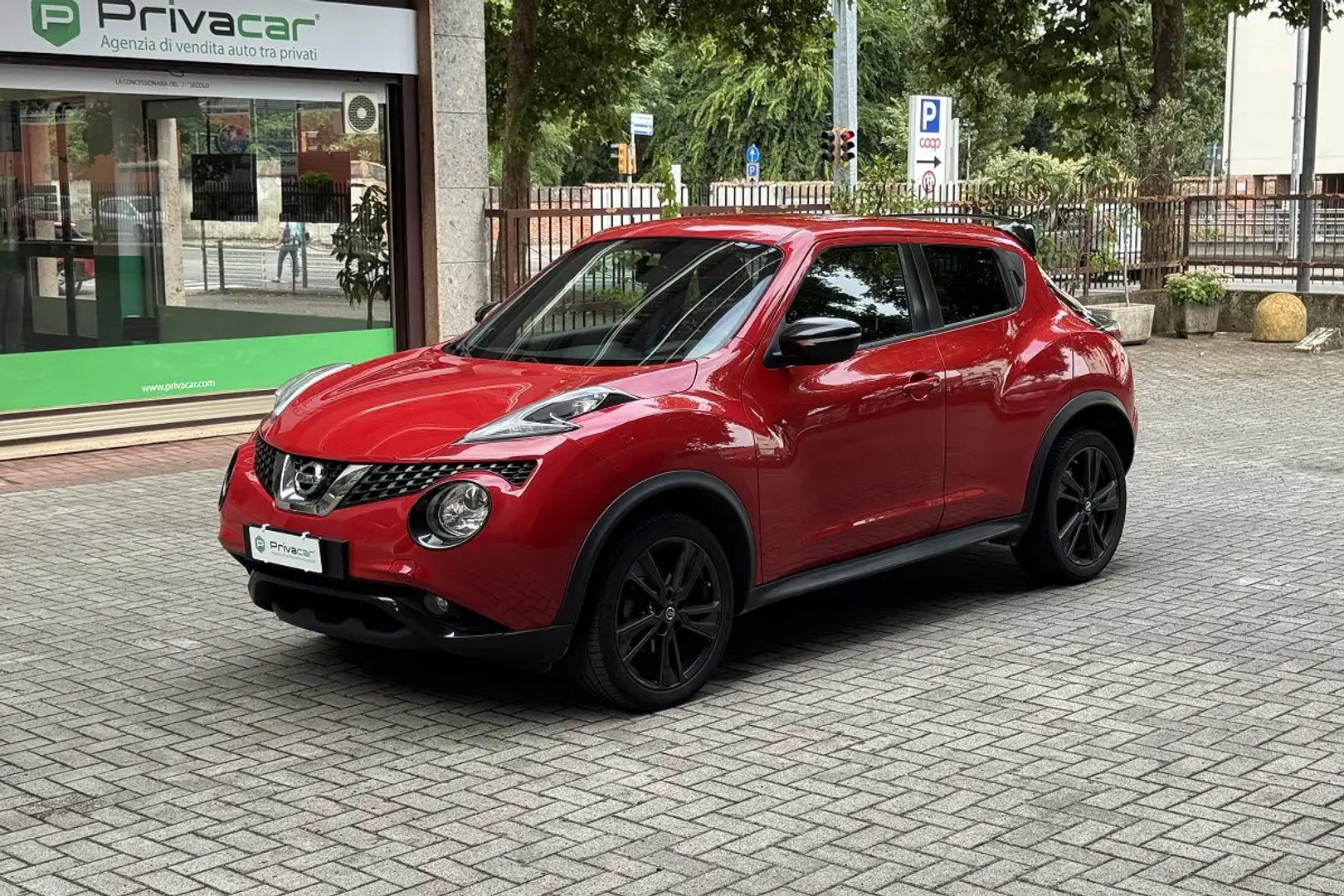 Nissan Juke Juke 1.5 dCi Start&Stop Acenta Rood - 1