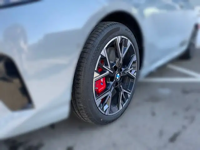 BMW 1 Series view 6