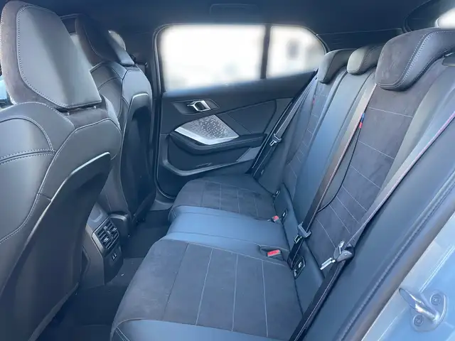 BMW 1 Series view 11