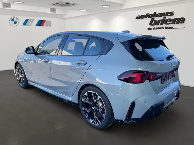 BMW 1 Series view 4