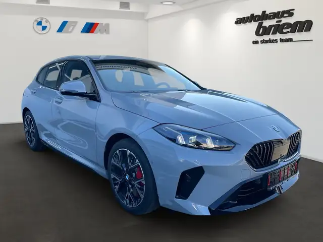 BMW 1 Series view 2