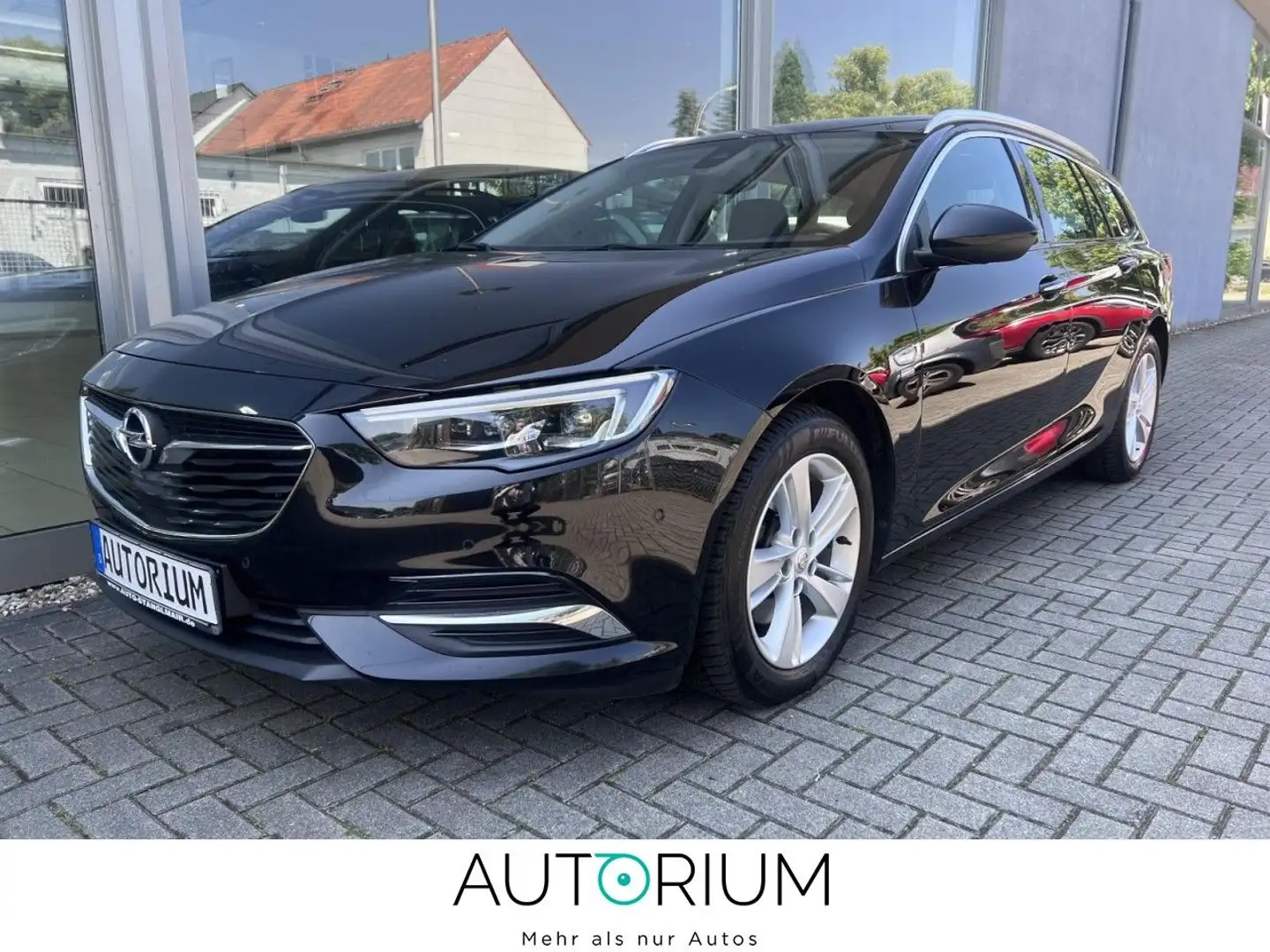 Opel Insignia B ST Innovation 2.0 4x4 NAV LED HUD AHK Schwarz - 1
