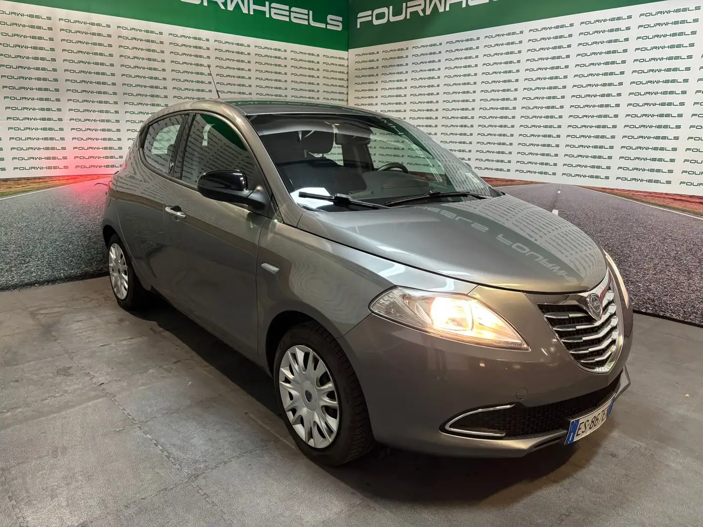 Lancia Ypsilon Ypsilon III 1.2 8v Silver 69cv GPL Gris - 2