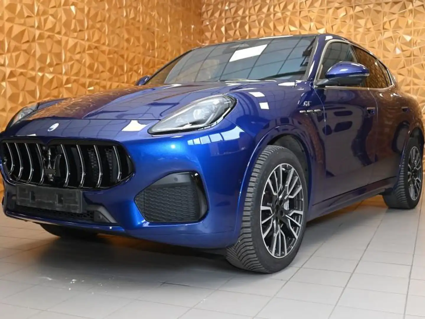 Maserati Grecale 2.0 GT 300CV MHEV Q4 TETT.SED.VENT/RIS.360°FULL Синій - 1
