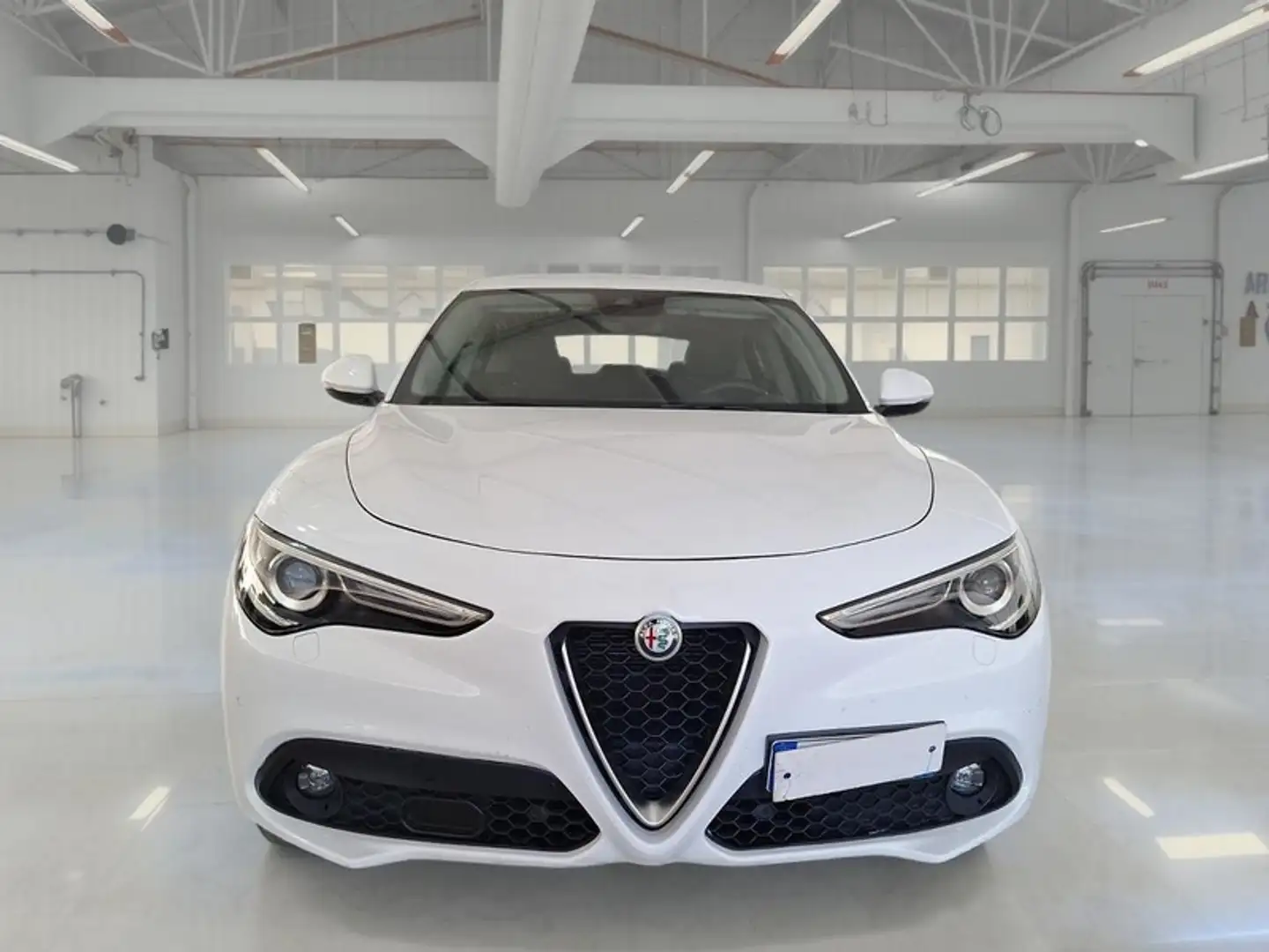 Alfa Romeo Stelvio 2.2 Turbo Diesel 160CV Business AT8 RWD - 2