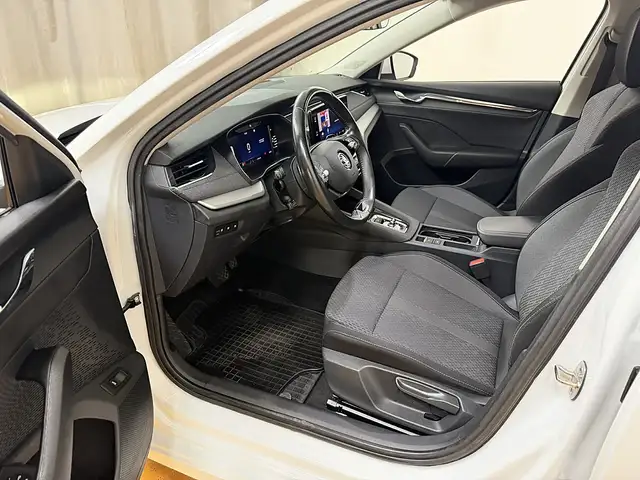 Skoda Octavia view 5