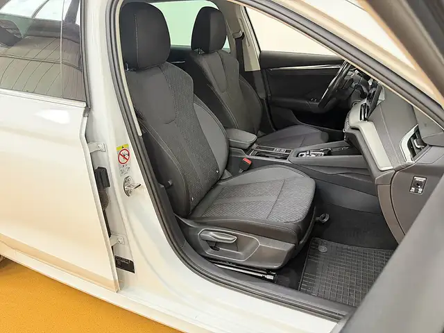 Skoda Octavia view 7