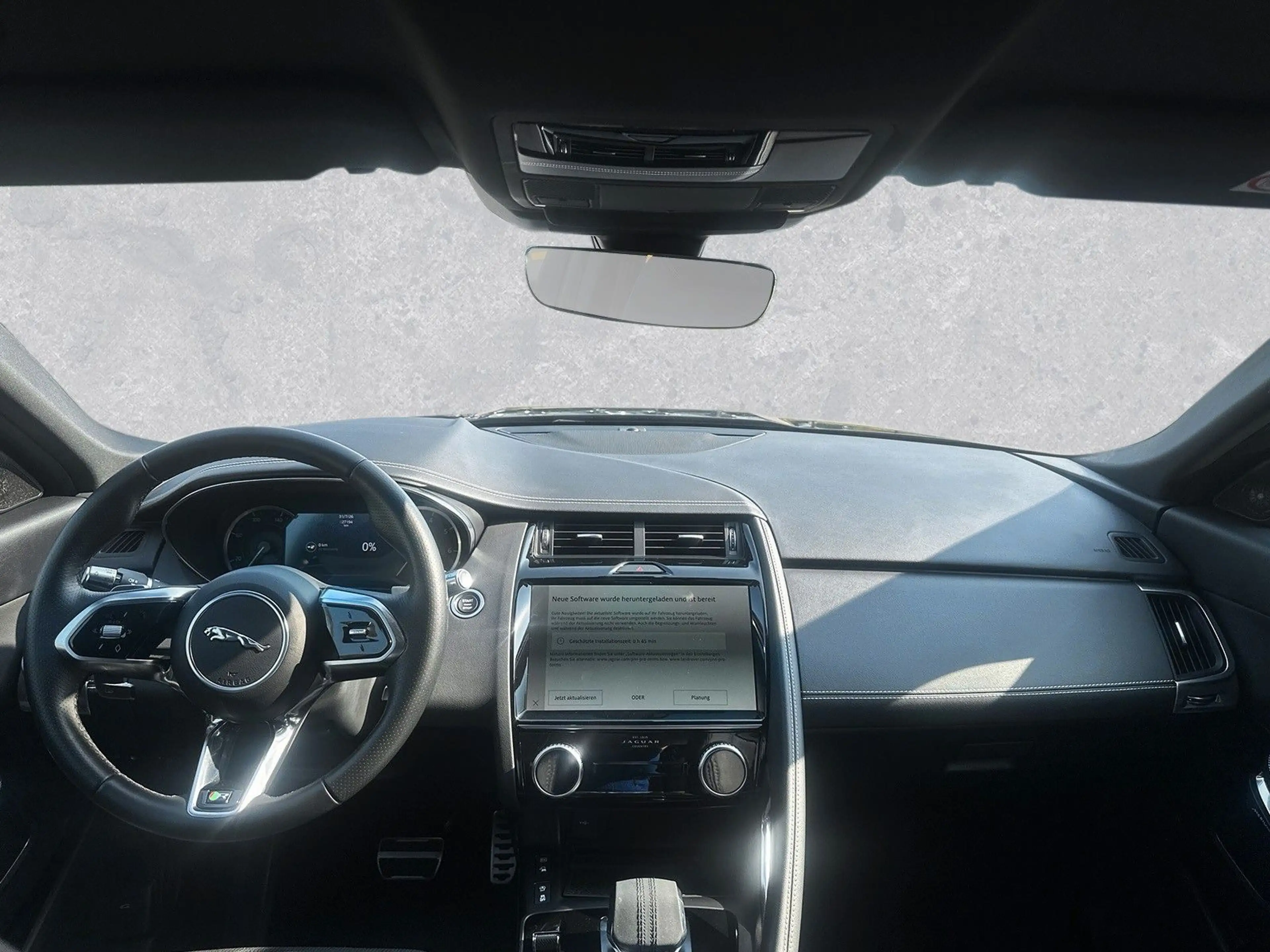Jaguar E-Pace P300e AWD R-DYNAMIC SE ACC LED — photo 4