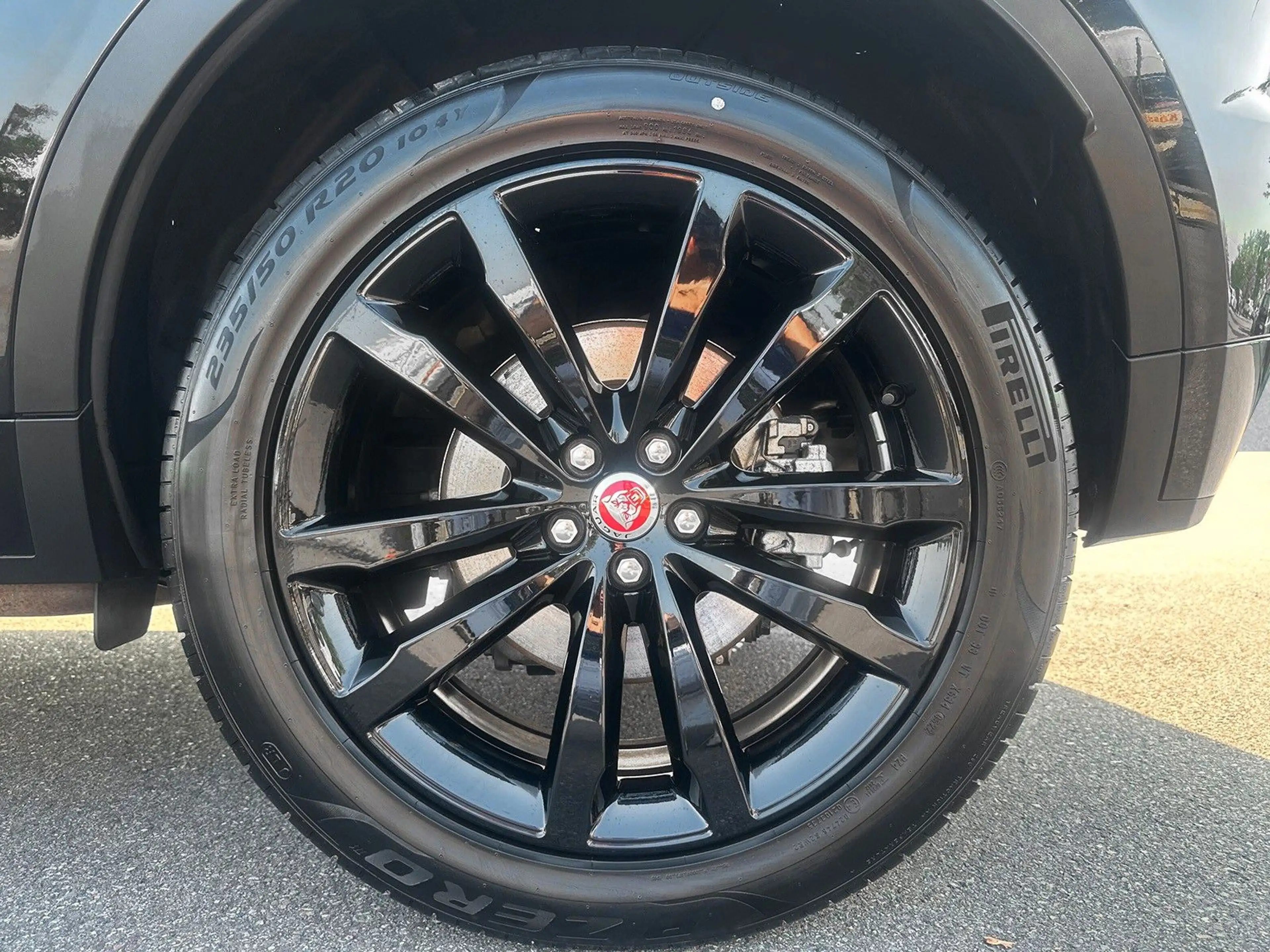 Jaguar E-Pace P300e AWD R-DYNAMIC SE ACC LED — photo 8