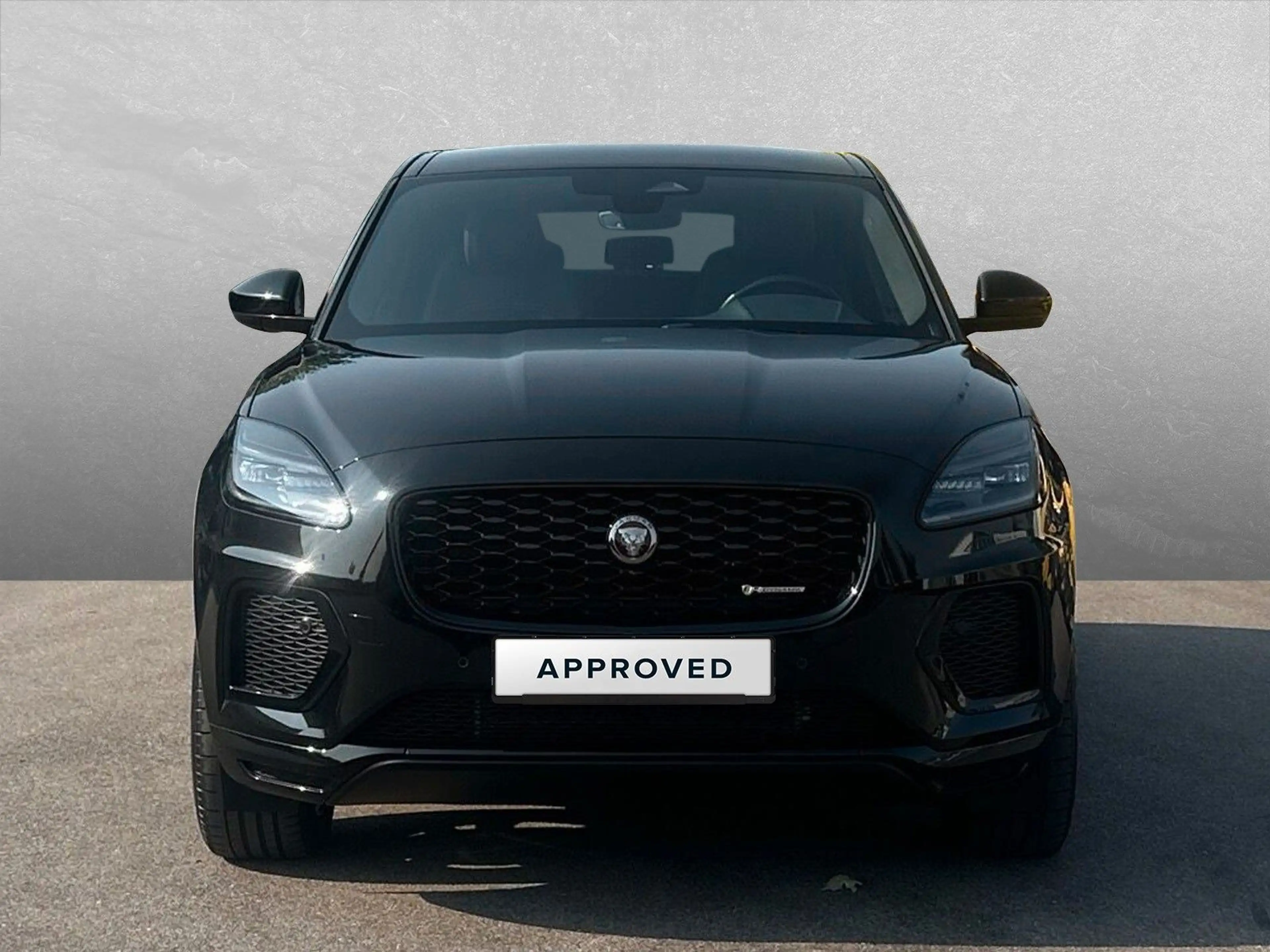 Jaguar E-Pace P300e AWD R-DYNAMIC SE ACC LED — photo 7