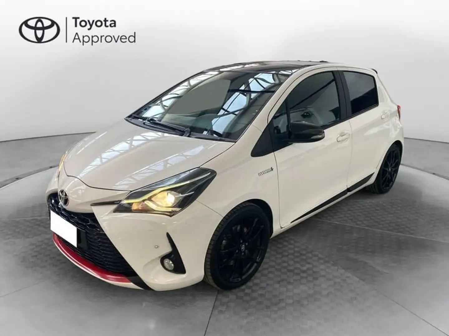 Toyota Yaris 1.5 Hybrid 5 porte GR-S Bianco - 1