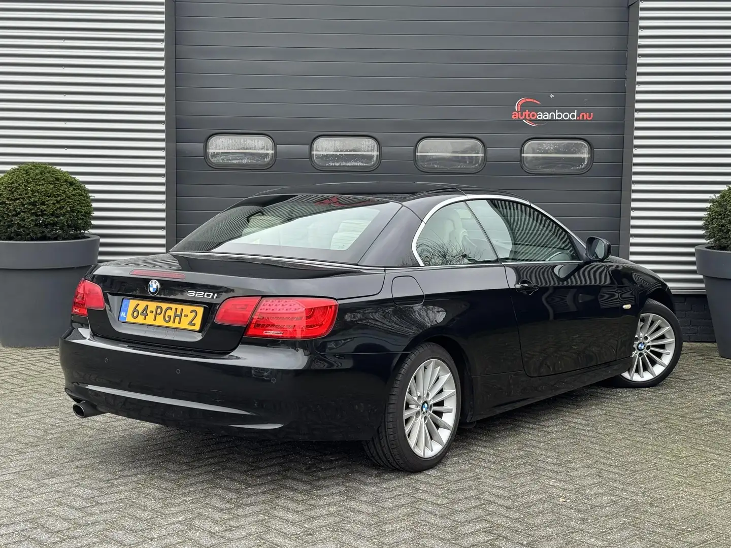 BMW 320 3-serie Cabrio 320i High Executive | Navigatie | S Schwarz - 2