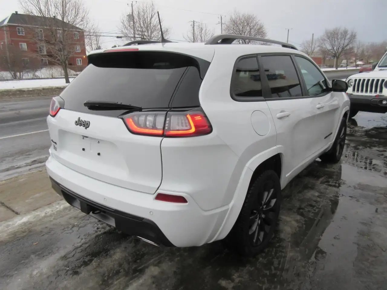 Jeep Cherokee снимка Jeep Cherokee