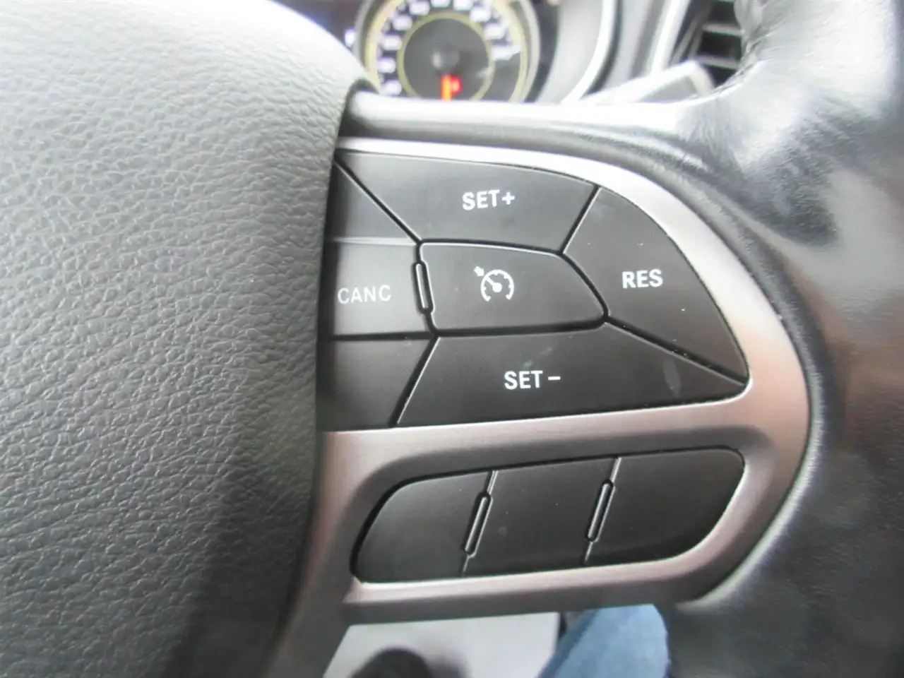 Jeep Cherokee снимка Jeep Cherokee