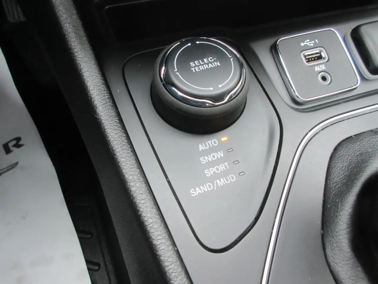 Jeep Cherokee снимка Jeep Cherokee