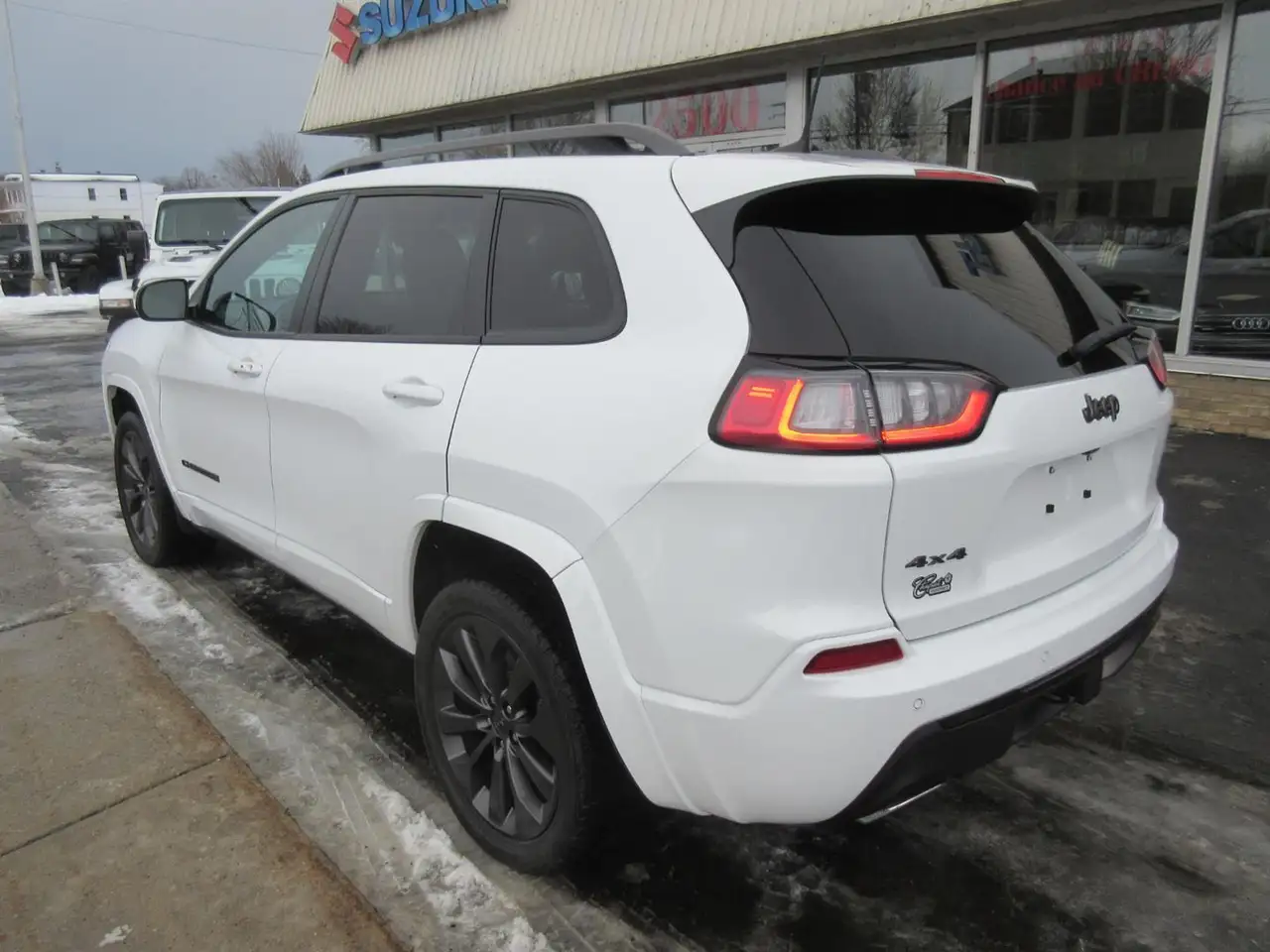 Jeep Cherokee снимка Jeep Cherokee