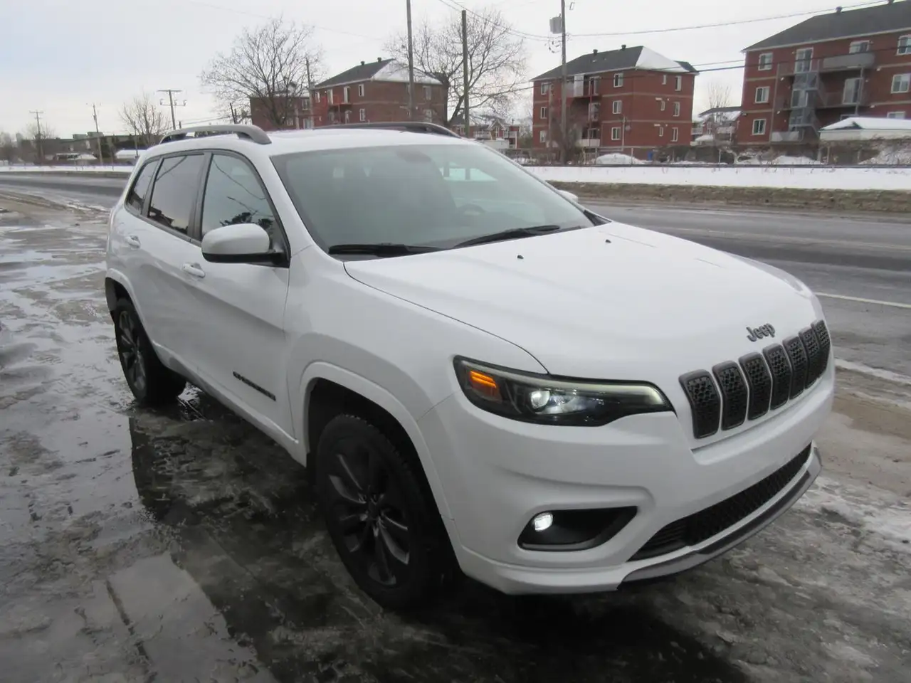 Jeep Cherokee снимка Jeep Cherokee