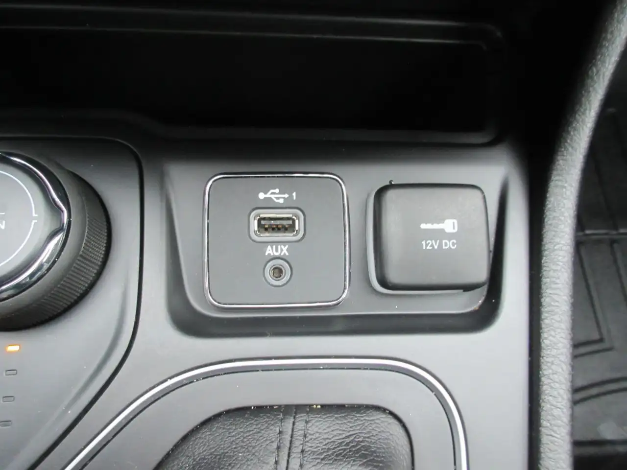 Jeep Cherokee снимка Jeep Cherokee