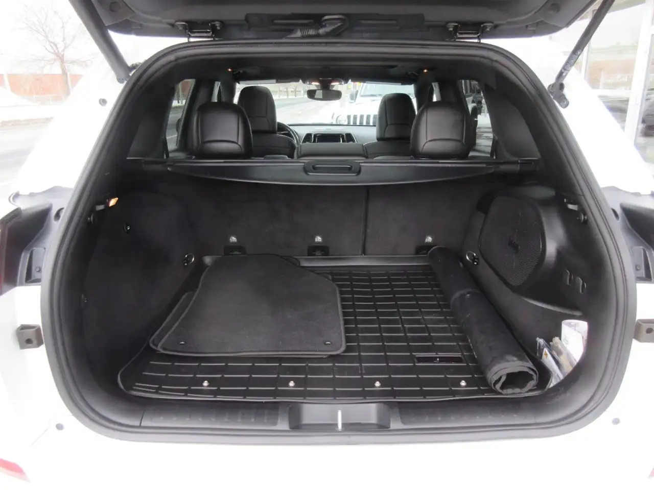 Jeep Cherokee снимка Jeep Cherokee