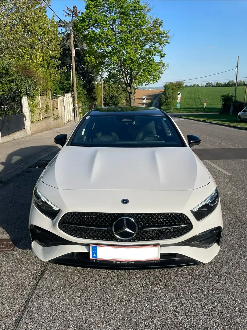 Mercedes-Benz A 200 AMG Line 2.0 Weiß - 2